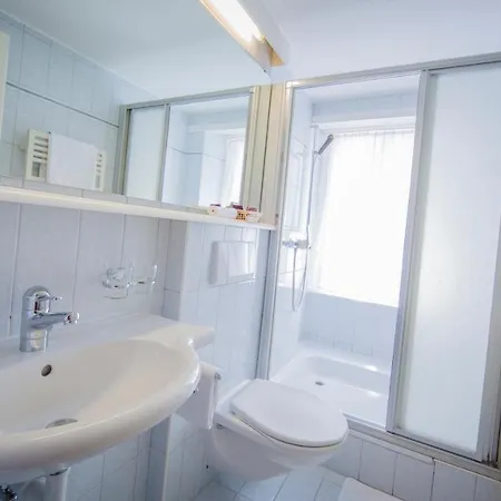 Hotel Heilquelle-leukerbad-therme 3*